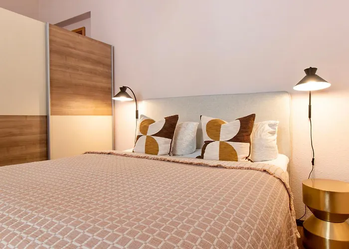 Salon Am Schlossberg 奎德林堡