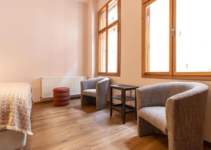 Salon Am Schlossberg 奎德林堡